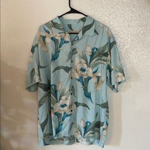 Tommy Bahama Men’s Large Button Down Shirt